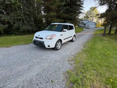 2010 Kia Soul , 4cyl Auto , 281K with 85K on Transmission, new axles & hub bearings , runs and drive...