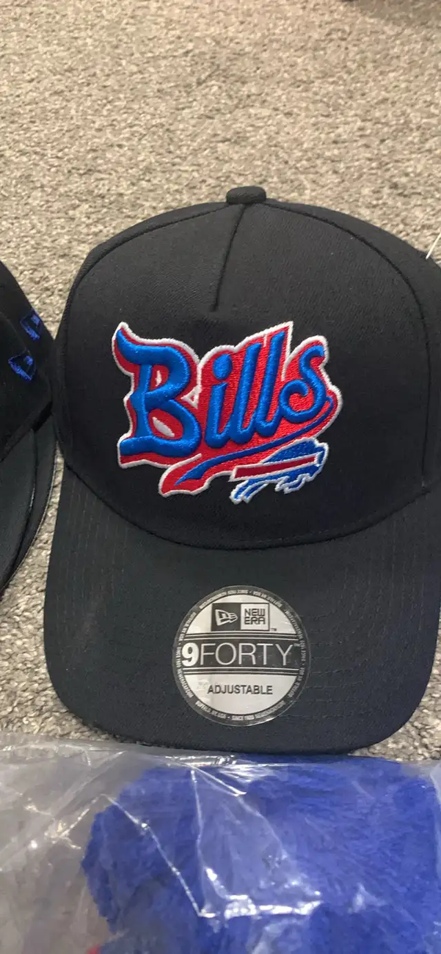 Buffalo Bills Hats in Men's in Oakville / Halton Region - Image 5