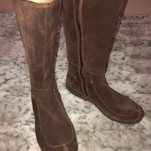 Timberland Leather Winter Boots Womens Size 7.5M  in Women's - Shoes in Calgary - Image 8