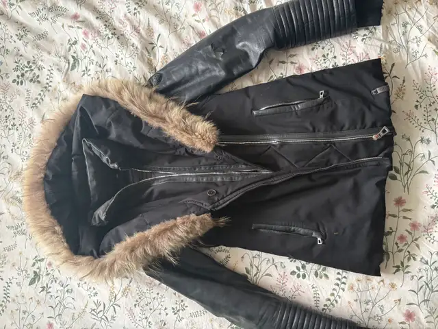  woman’s  jacket  (XS) in Women's - Tops & Outerwear in City of Toronto - Image 3