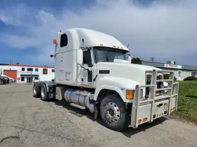 "2006 MACK VISION CHN613 https://www.youtube.com/watch?v=gEfgi4mymMY Introducing the 2006 Mack CHN61...