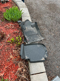 FLOOR MATS Weather tech mats front and back