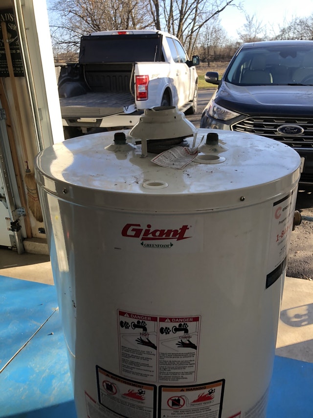 Mid gas furnace and HTW tank Heating, Cooling & Air Ottawa Kijiji