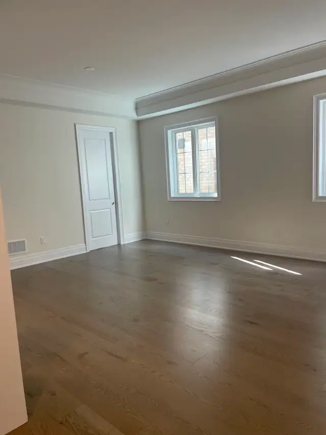 4200 S F, only 3-year-old, very good condition from Feb 1 in Long Term Rentals in Markham / York Region - Image 8