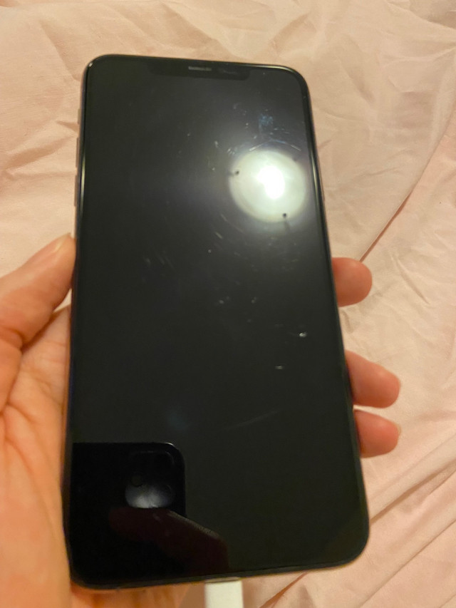 iPhone 11 Pro Max (read description) in Cell Phones in Ottawa - Image 4