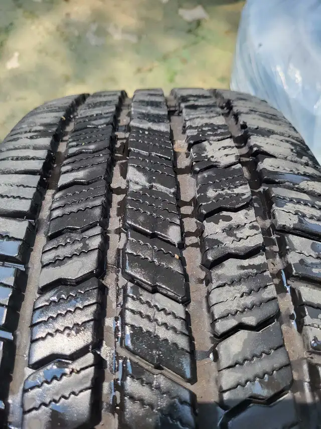 2014-2019 Chevy Silverado tire set in Tires & Rims in Oshawa / Durham Region - Image 4