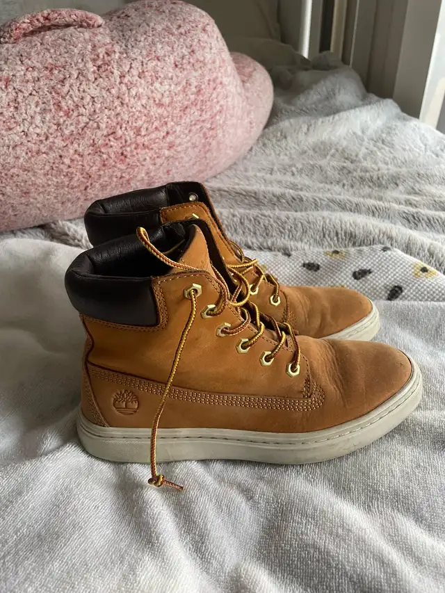 Timberlands  in Men's Shoes in City of Toronto - Image 4