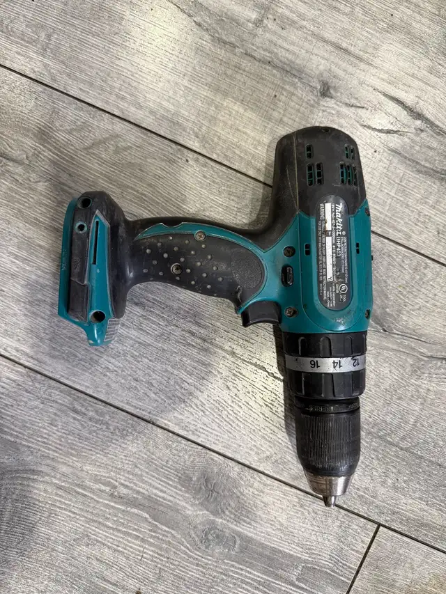 Makita hammer Drill 18v cordless only tool no battery no charger in Power Tools in Oshawa / Durham Region - Image 4