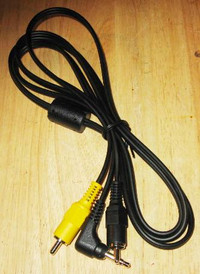 Câble Stereo Plug 3.5mm to 2 RCA Plug Cable