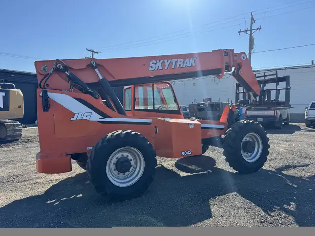 2006 JLG Skytrack 8042 in Heavy Equipment in Saskatoon - Image 5