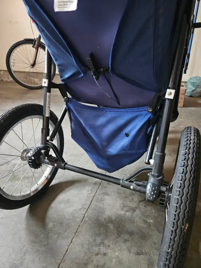 Baby Trend Expedition Stroller in Strollers, Carriers & Car Seats in Kitchener / Waterloo - Image 5