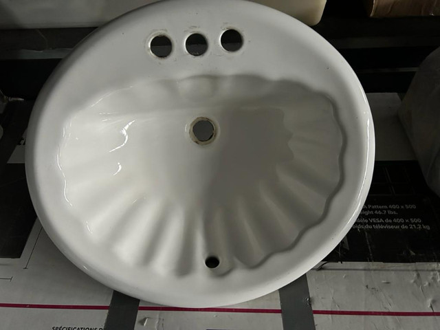 clam bowl sink in Bathwares in Hamilton