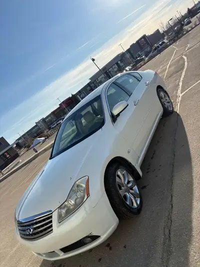 2006 Infiniti m35x 108000 miles (173km) Features include (FOR 2006!!) All wheel drive Sunroof Blueto...