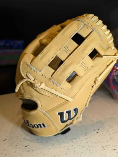 NEW Wilson A2000 DW5 12" RHT, View more