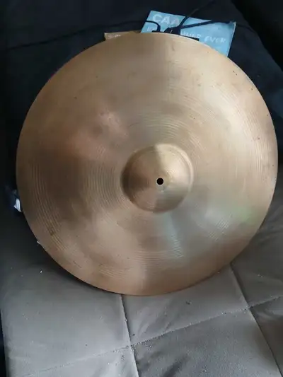 Cymbal by Sabian 20".Also available the case, in exelent cond, View more