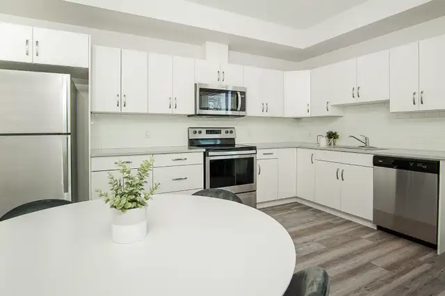 Spacious 2 Bedroom Apartment! Move in Ready!