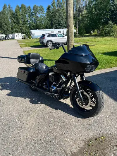 2009 Harley Davidson Road Glide 103 cubic inch w/cams (aftermarket ) Adjustable push rods. Custom bi...