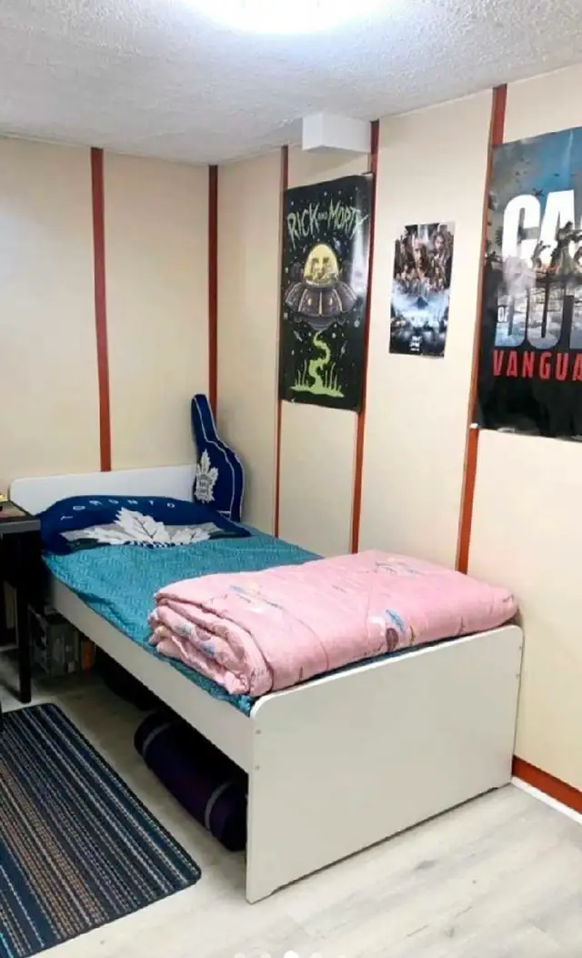A Private Furnished Room Rent in Scarborough Toronto July 1st62865716797443122