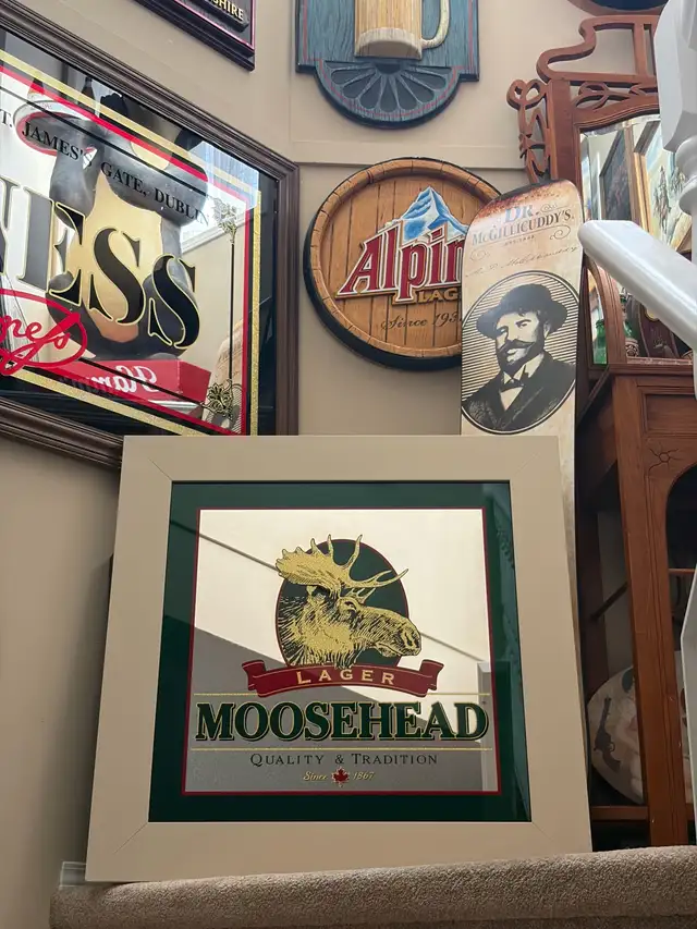 Vintage Moosehead Beer Bar Mirror Mint Condition  in Arts & Collectibles in Calgary - Image 4