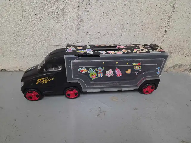 Truck Toy in Toys & Games in Ottawa - Image 2