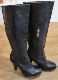 Guess leather boots size 7