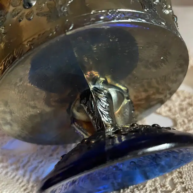 Vintage Blue Carnival Glass Candy Dish in Arts & Collectibles in Mississauga / Peel Region - Image 7
