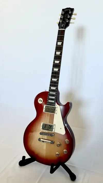 Gibson Les Paul Tribute, View more