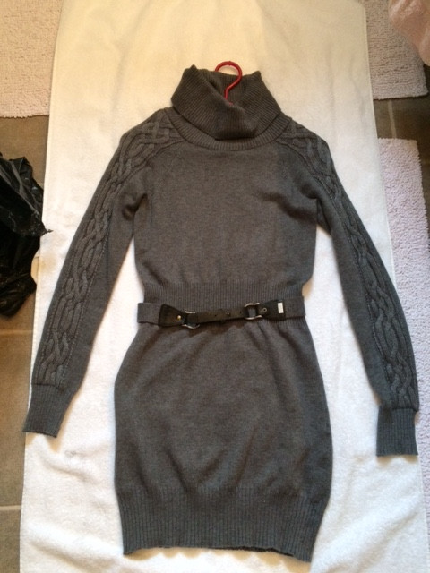 Le Chateau Grey Long Pullover Sweater Dress w/belt $40 Medium in Women's - Dresses & Skirts in Oakville / Halton Region