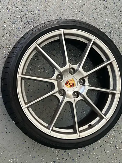 I am selling my original rims that came off of my Porsche 918. It comes with pirelli tires. 20inch r...