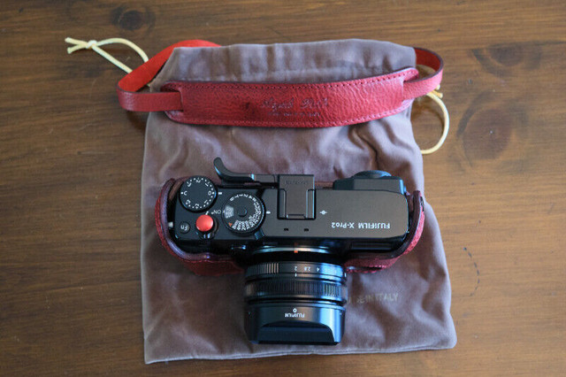Angelo Pelle leather half case for fujifilm xpro2 in Cameras & Camcorders in Kelowna - Image 2