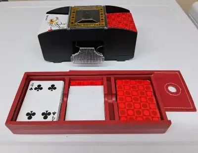 Brasseur de Carte  avec coffre de jeux de cartes Vintage, View more