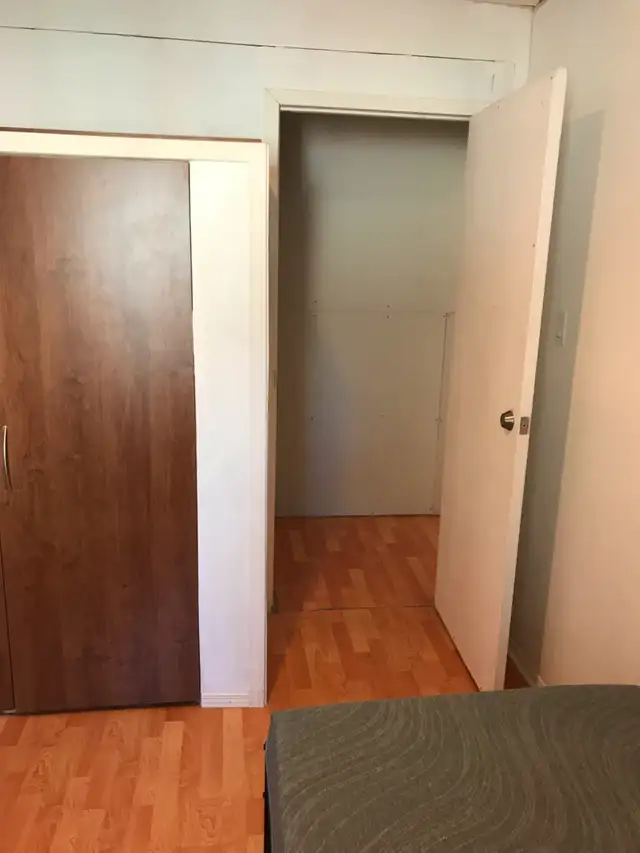 ATTENTION UTM STUDENTS!! ROOM IN EXCELLENT LOCATION  (TAKEN) in Room Rentals & Roommates in Mississauga / Peel Region - Image 6