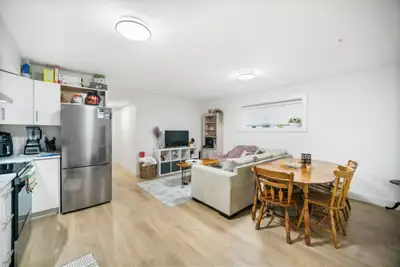 2 bedroom 1 Bathroom for rent downtown maple ridge
