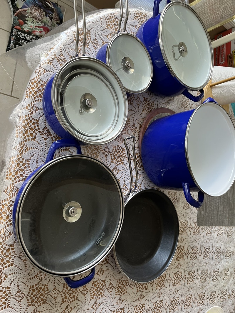 Tivoli cookware set 13 pices 125.00. Kitchen & Dining Wares