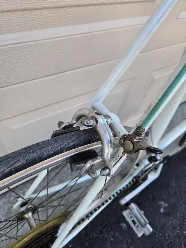 Bianchi Strada LX road bike  in Road in Barrie - Image 7