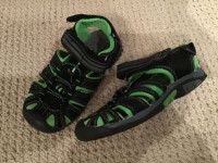 SIZE 11 GEORGE BRAND BLACK AND GREEN WATER SANDALS
