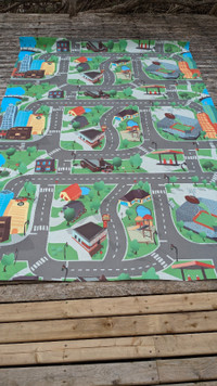 6x9 child's play mat in Great Shape