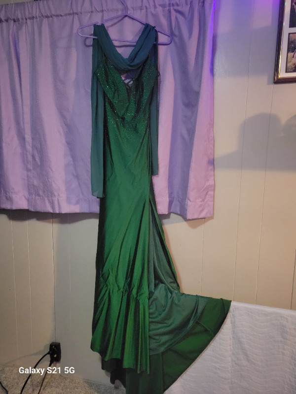 PROM DRESS in Women's - Dresses & Skirts in Hamilton - Image 4