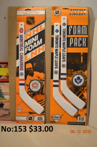2 kits de mini hockey canadiens et Toronto 1994