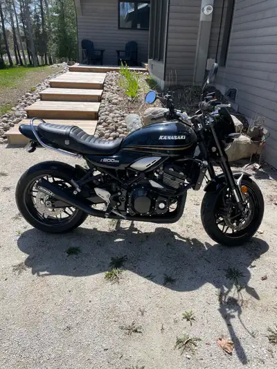 Hindle exhaust heated hand grips tinted Cowl Engine crash bars retro badging cover the bike is in mi...