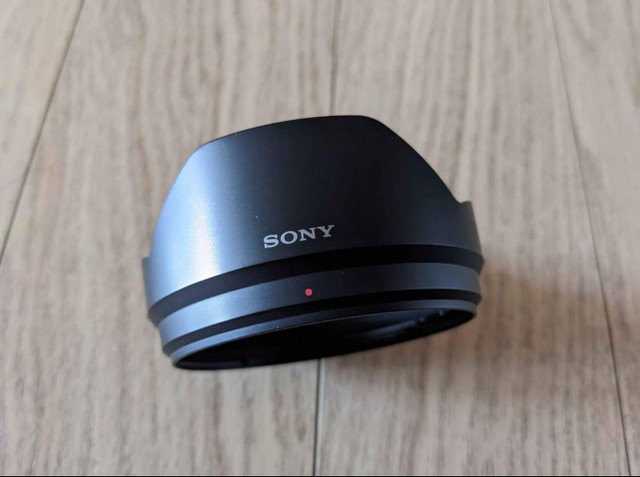 Sony Lens Hood ALC-SH123 For SEL1018 in Cameras & Camcorders in City of Toronto - Image 3