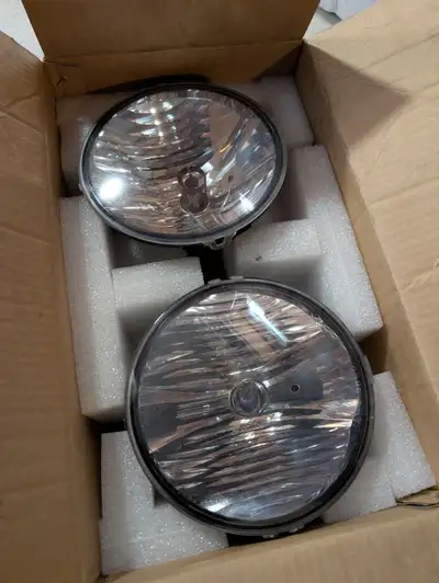 Came off a 2011 mustang GT. OEM grill fog lights in good condition OEM headlights in good condition...