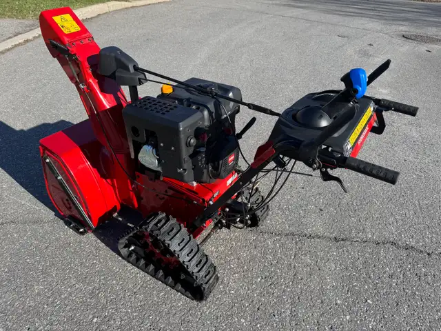 Toro 14/28 Commercial TRX HD Snowblower Souffleuse a Neige in Snowblowers in City of Montréal - Image 8