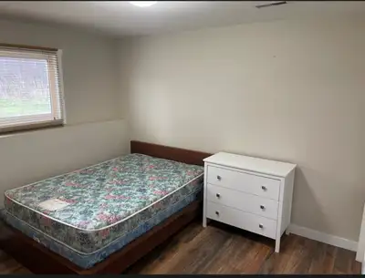 room for rent in west lethbridge