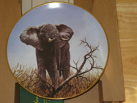 DECORATIVE PLATE PAINTING COLLECTABLE "THE SENTINEL" WITH STAND