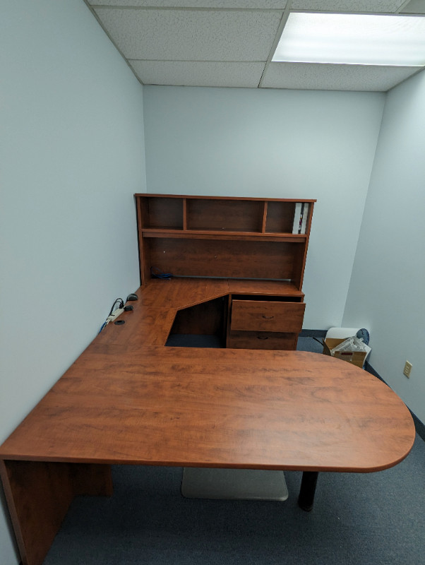 $150 Executive Front Desk*Reception Desk- 72 x 30" in Desks in Mississauga / Peel Region - Image 3