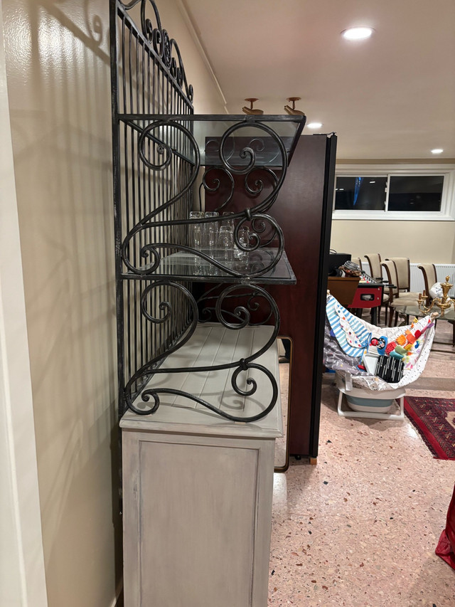 Black Wrought Iron Bakers Rack in Hutches & Display Cabinets in City of Toronto - Image 2