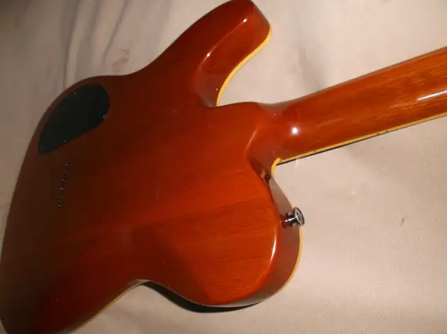 Fender telecaster special edition HH Amber in Guitars in Sherbrooke - Image 3