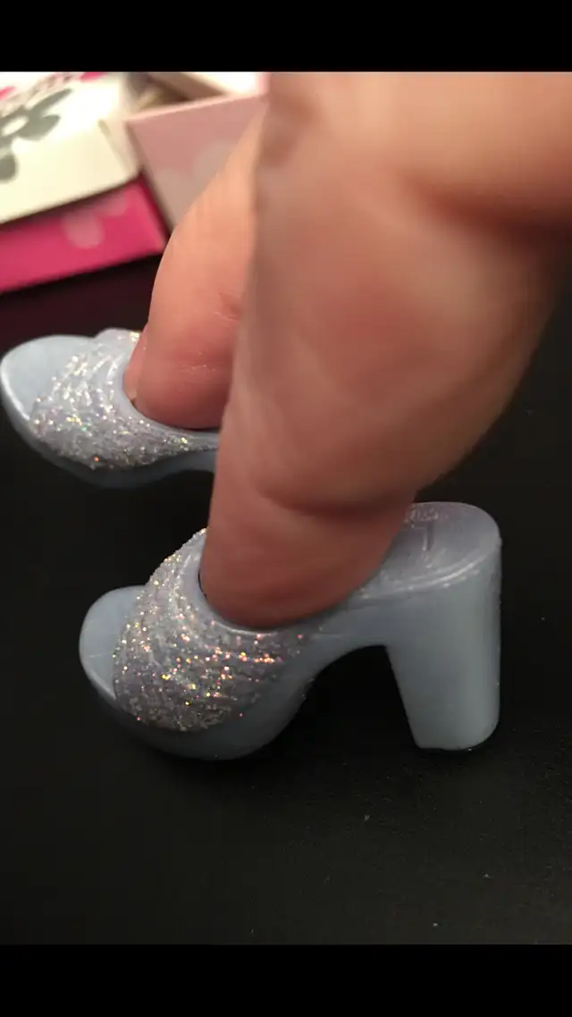 TOY FINGER SHOOZIES in Toys & Games in Oshawa / Durham Region - Image 2