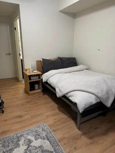 Private room with ensuite bathroom for sublet to a female student in Annex Residence building at the...